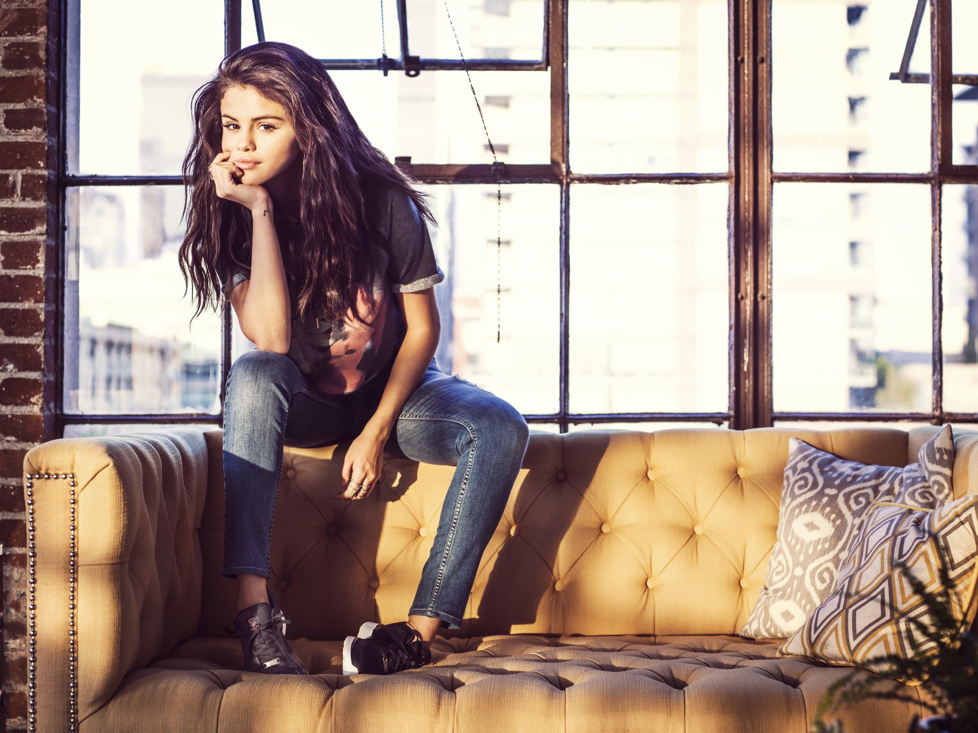 selena gomez adidas neo selena gomez brunetka laska wygląd