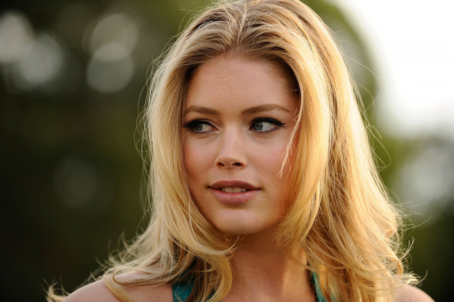 doutzen kroes victorias secret angel modello bionda bellezza ritratto bokeh luci