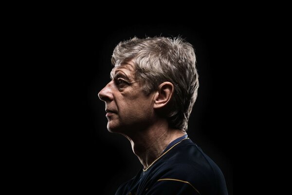 Arsene Wenger entrenador del Arsenal de Londres