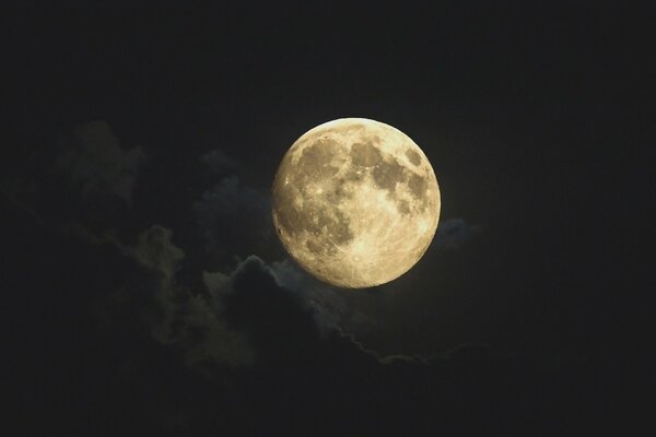 Luna piena per i desideri che si avverano