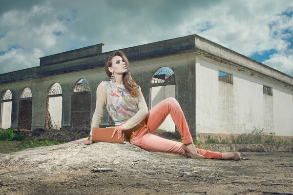 Beauty and fashion on the ruins of the city