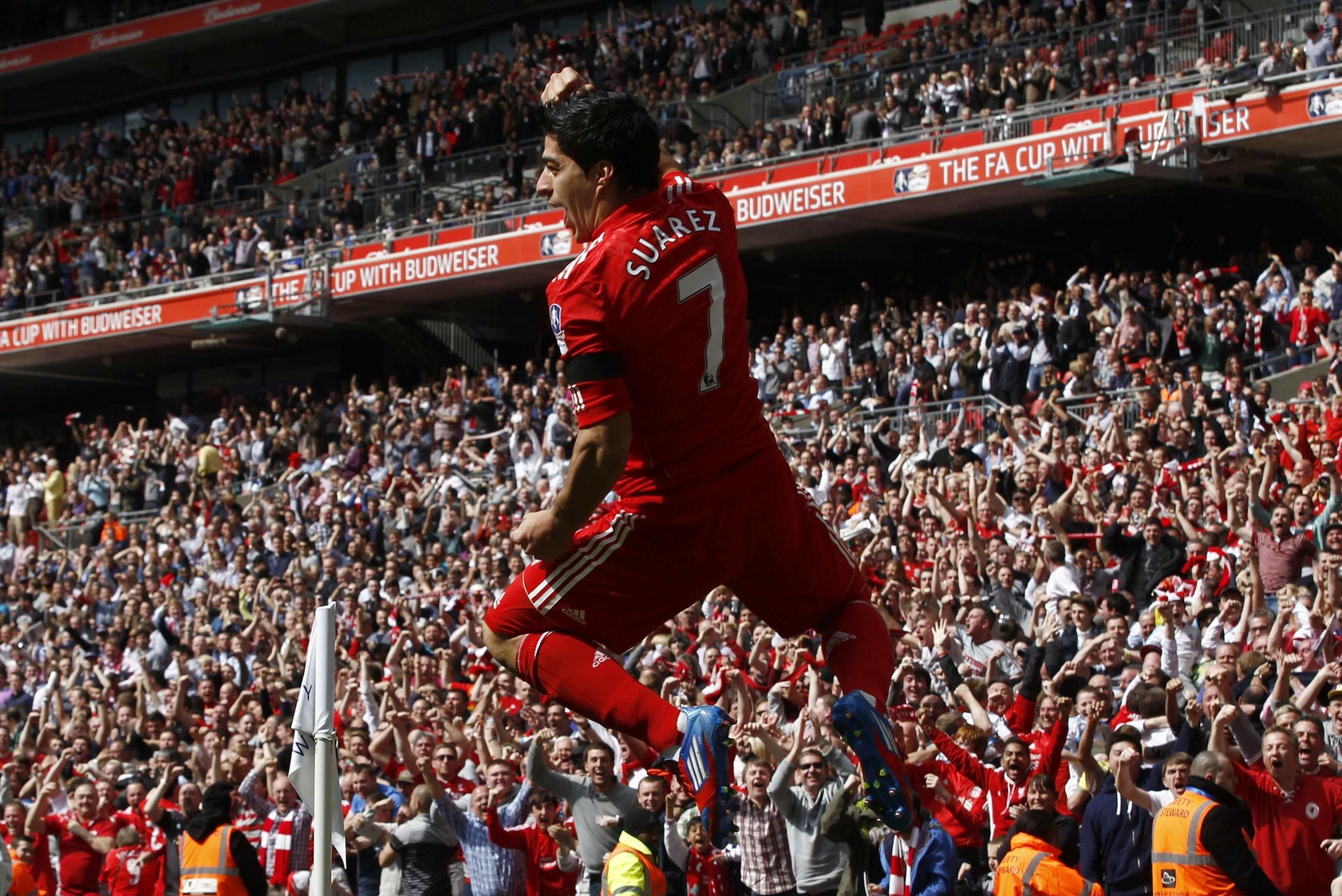 fans allmächtig liverpool england fußball suarez sieg ziel