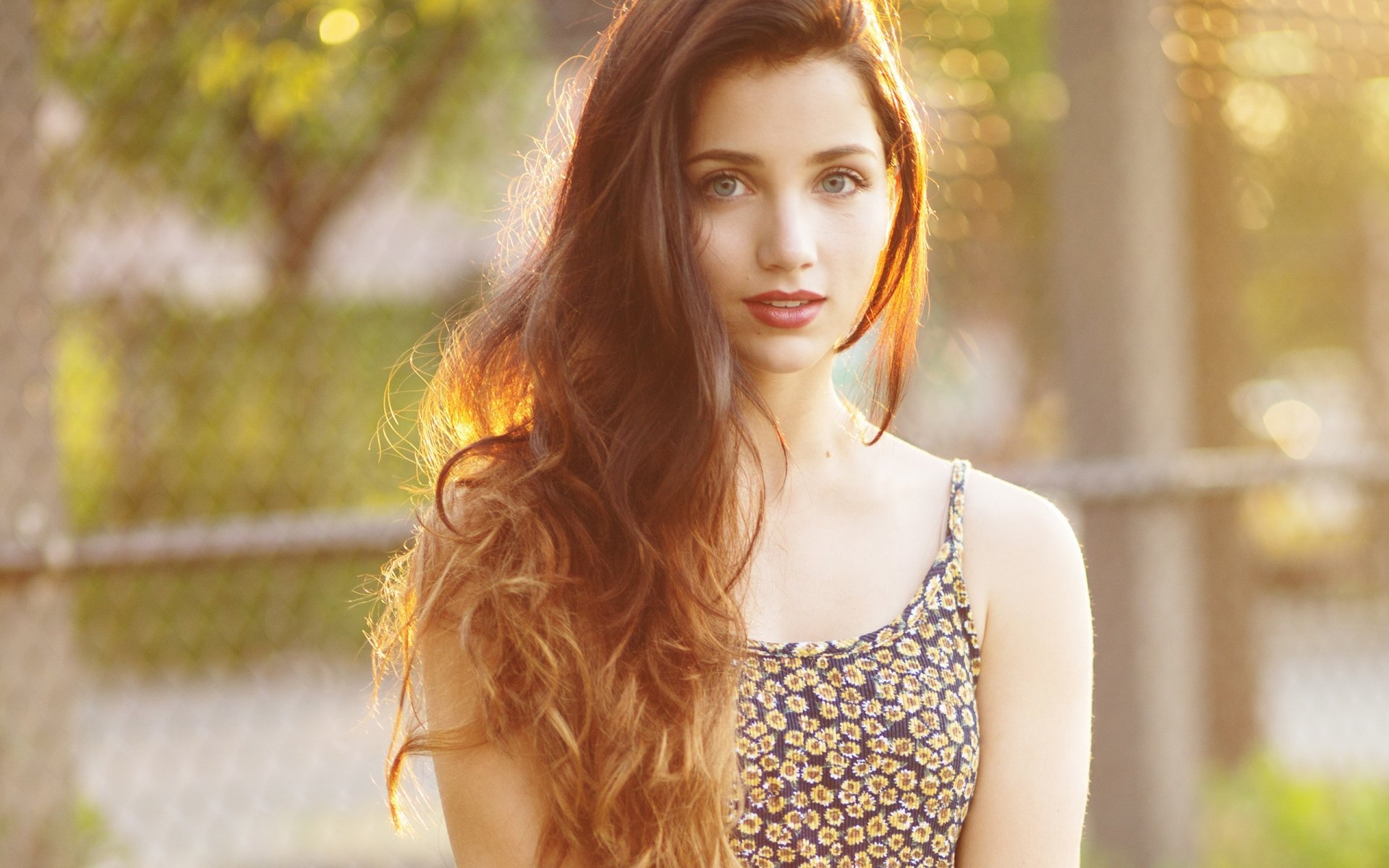 emily rudd brunette girl smile view model