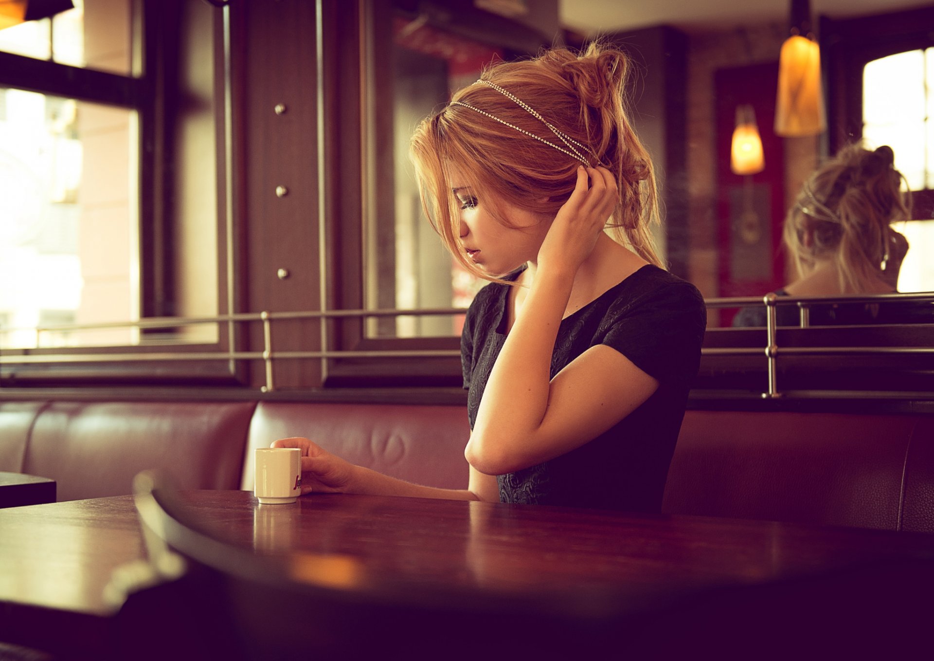 blonde gesture curl cafe coffee cup