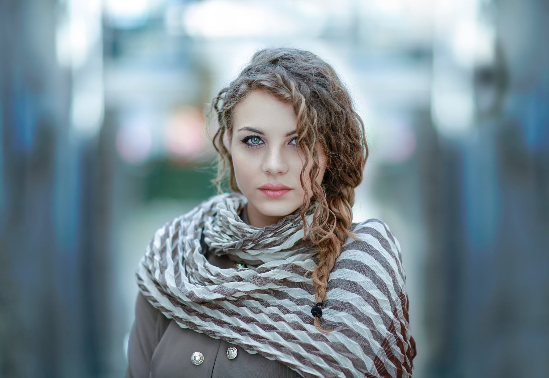 zeitlos alessandro di cicco locken blick make-up porträt