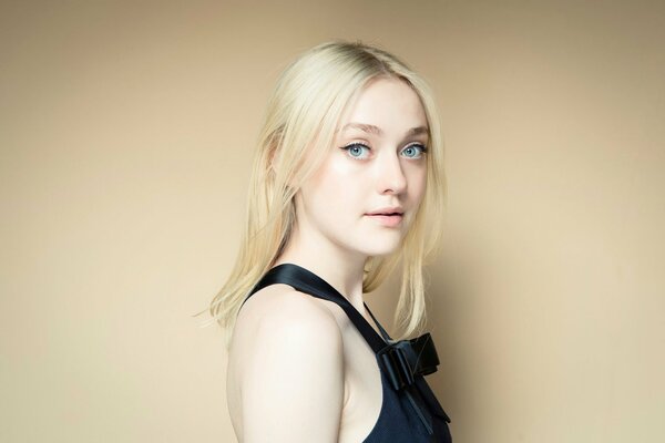 Foto-Shooting von Dakota Fanning. Foto eines blonden Mädchens