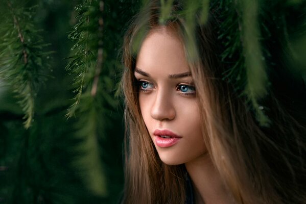 Portrait d une jeune fille aux yeux bleus