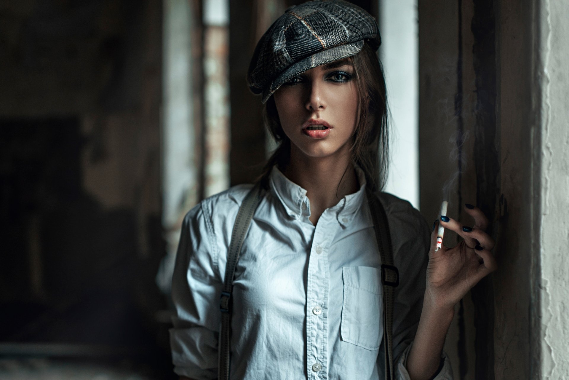 stray vika victoria vishnevskaya gorra camisa estilo de trabajo georgy chernyadyev