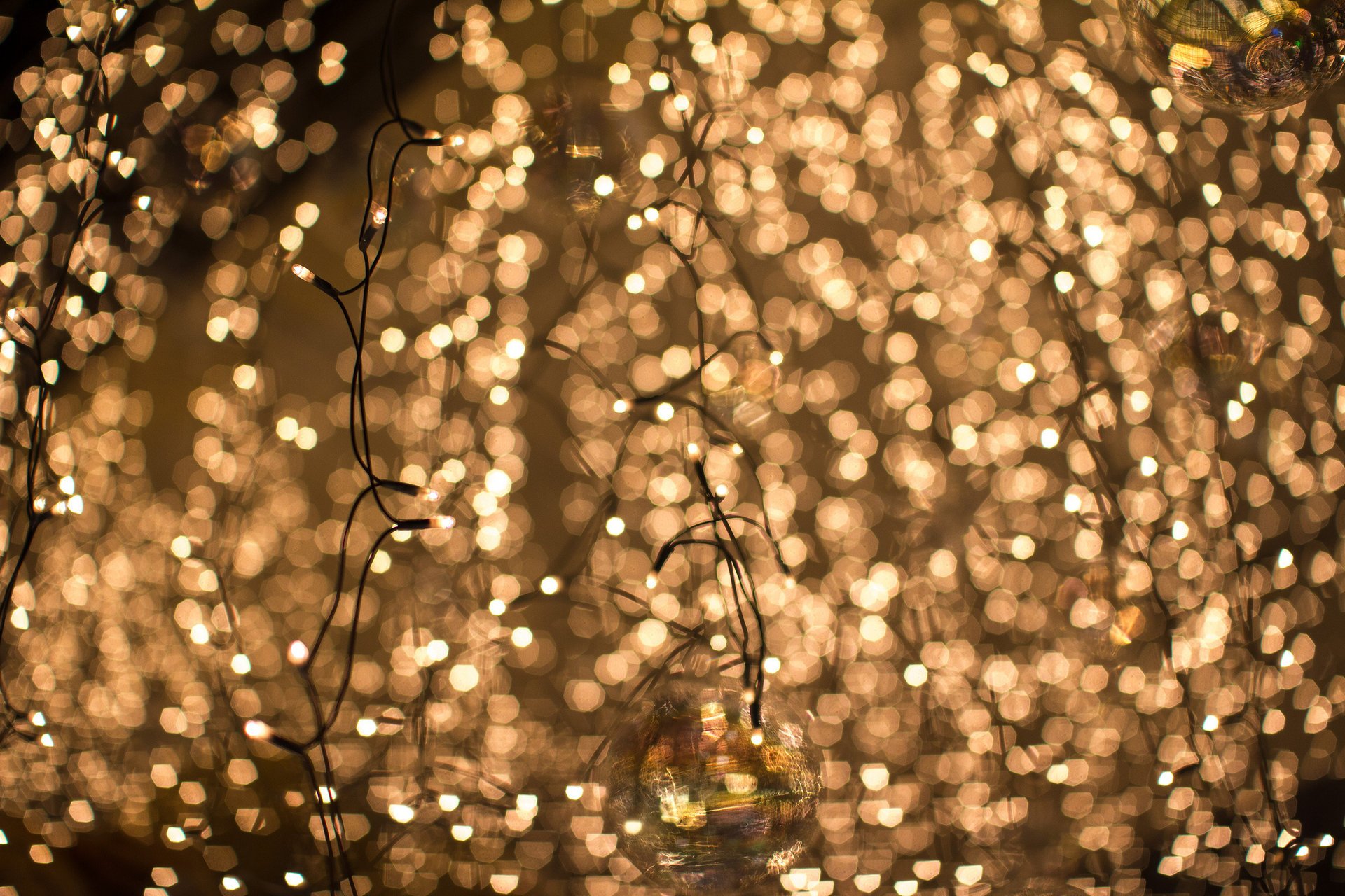 garland balls blur lights bokeh yellow