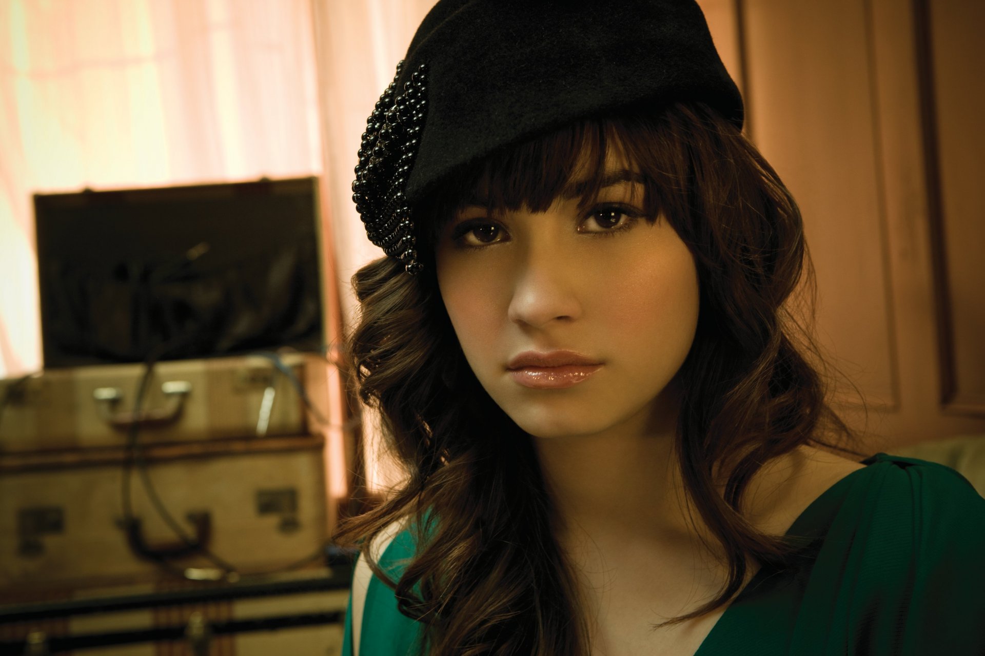 demi lovato brown hair brown-eyed sadness actress celebrity