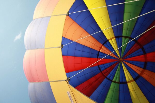 Dôme de ballon sur fond de ciel