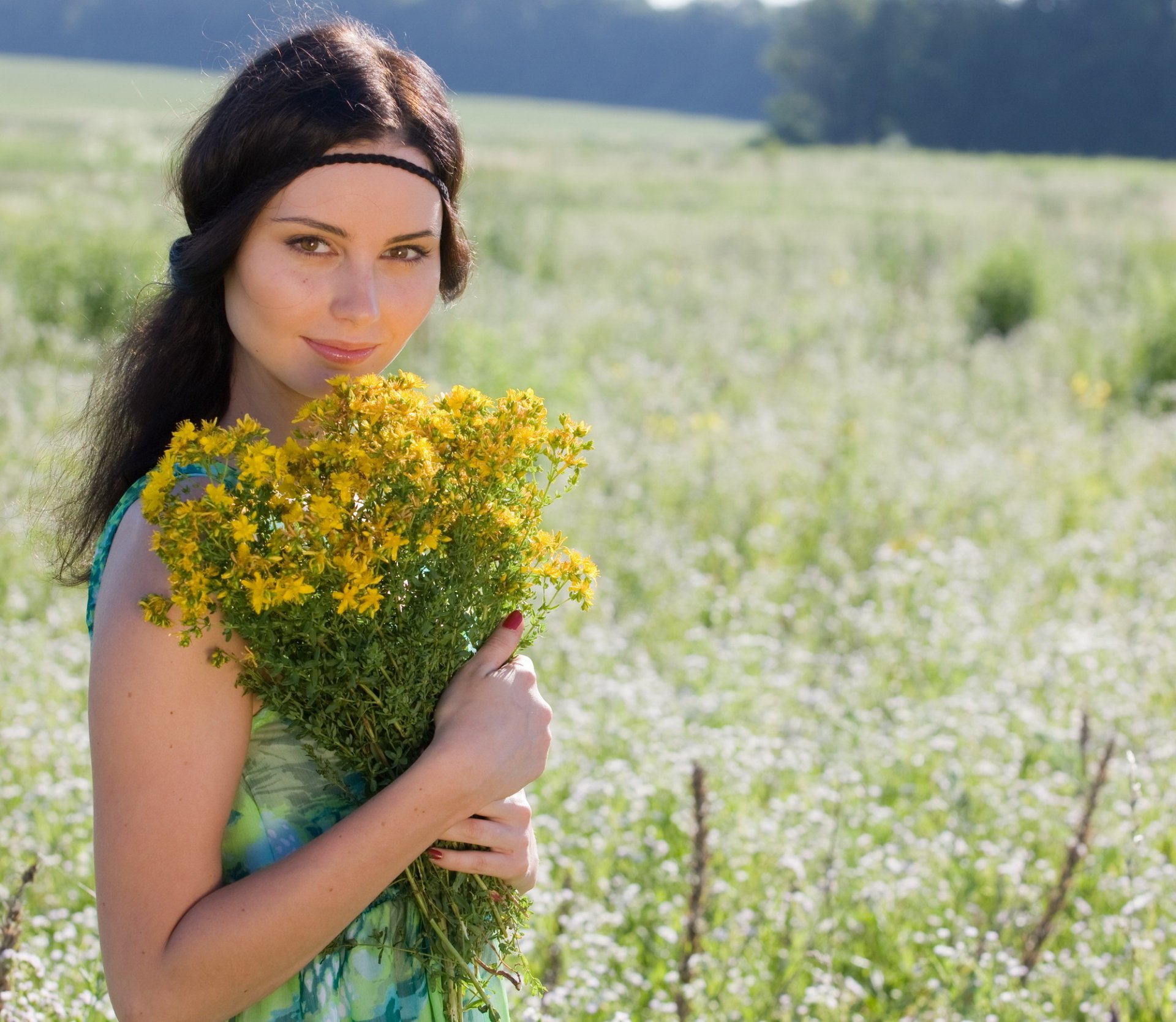 maria shvets model schönheit blumen blumenstrauß feld wiese sommer