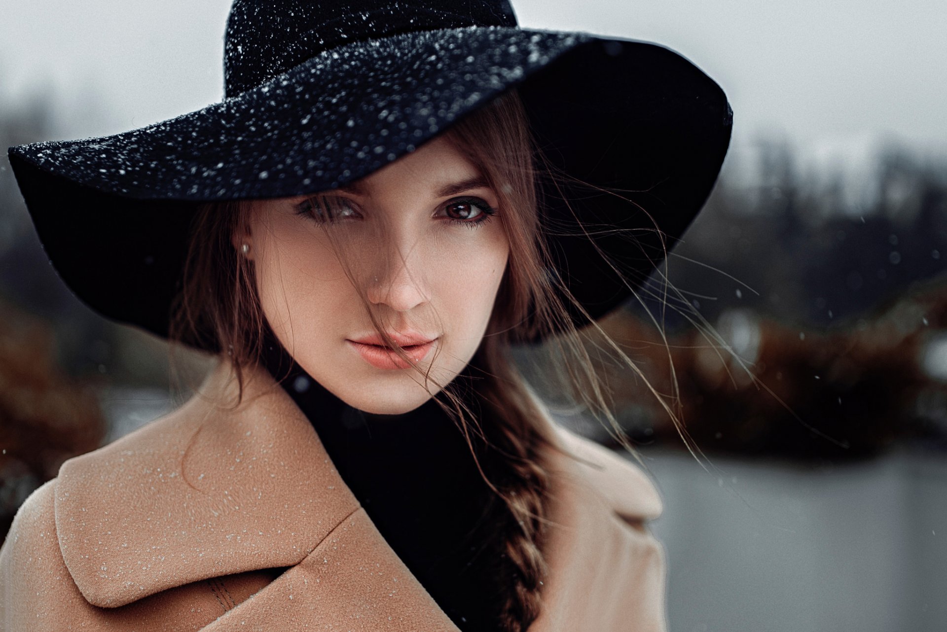 anna chapeau neige boucles portrait russie georgy chernyadyev