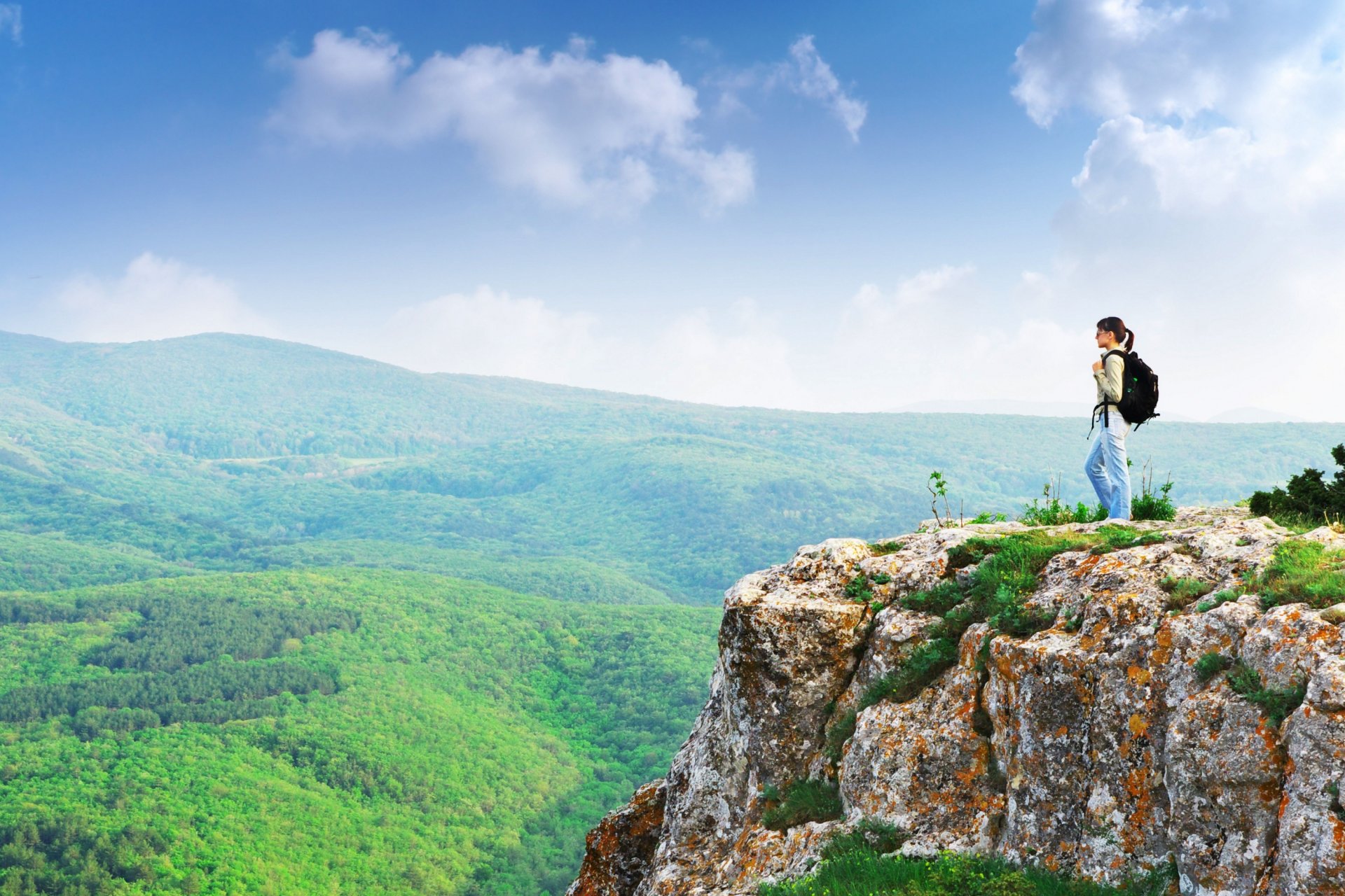 montagne ragazza rocce turista