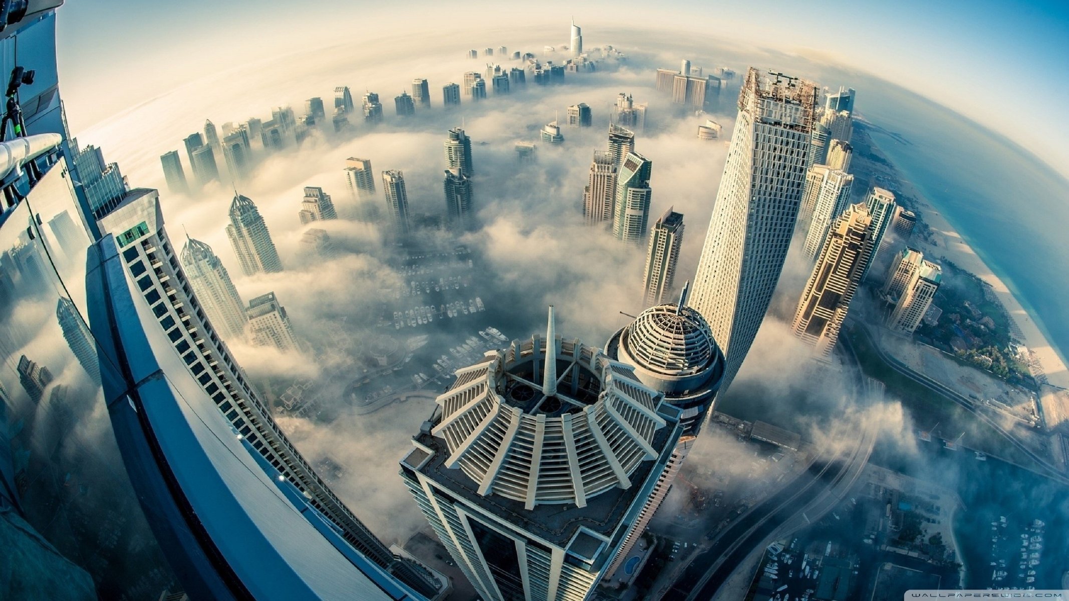 dubaï gratte-ciel hauteur nuages horizon