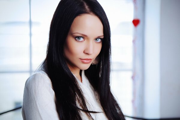 Brunette with blue eyes