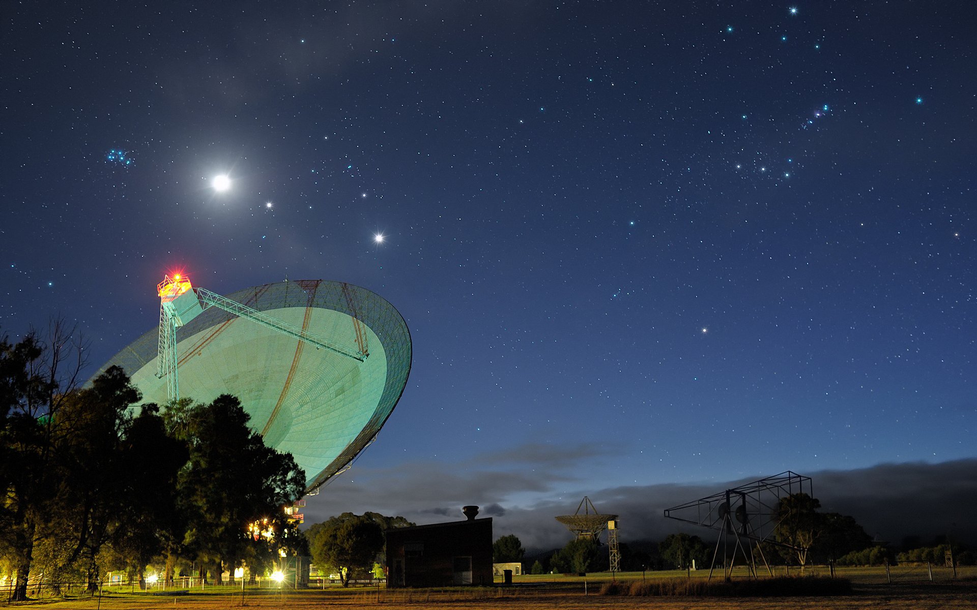 lune vénus jupiter pléiades aldebaran betelgeuse radiotélescope australie