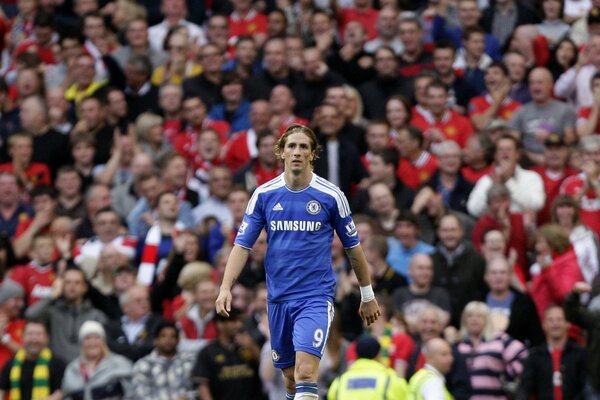 Photo Fernando Torres sur fond de tribune