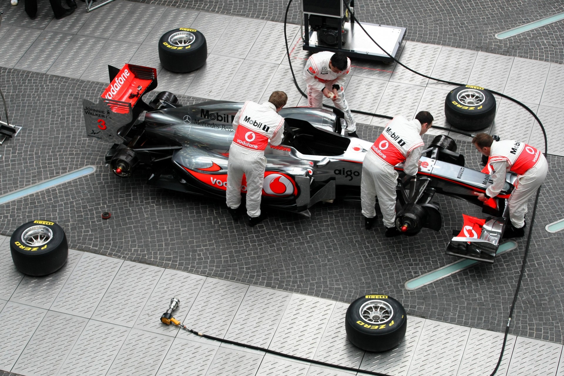 formula 1 auto smontaggio meccanica mclaren