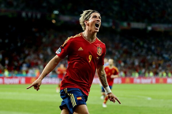 Grito de victoria del futbolista español