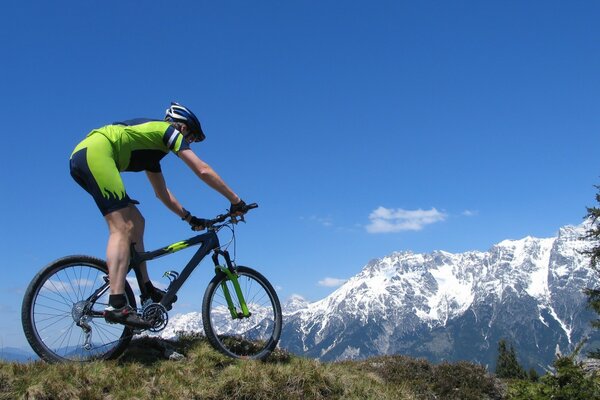 Bicicleta, paisaje de montaña