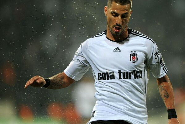 Super piłkarz Ricardo Quaresma na boisku