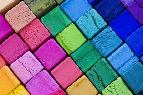 Cubes de craie de belles couleurs