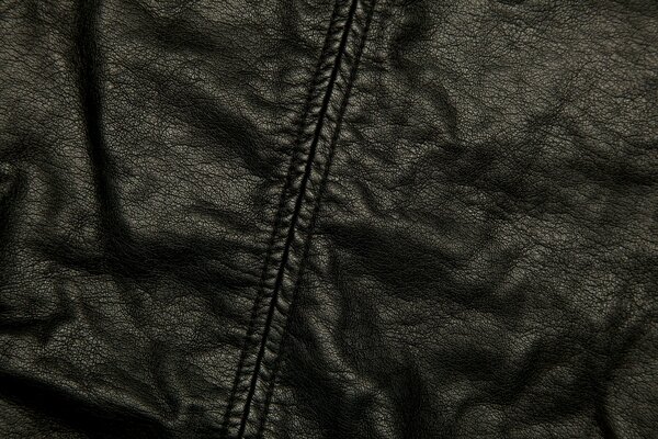 Structure en cuir noir et plis