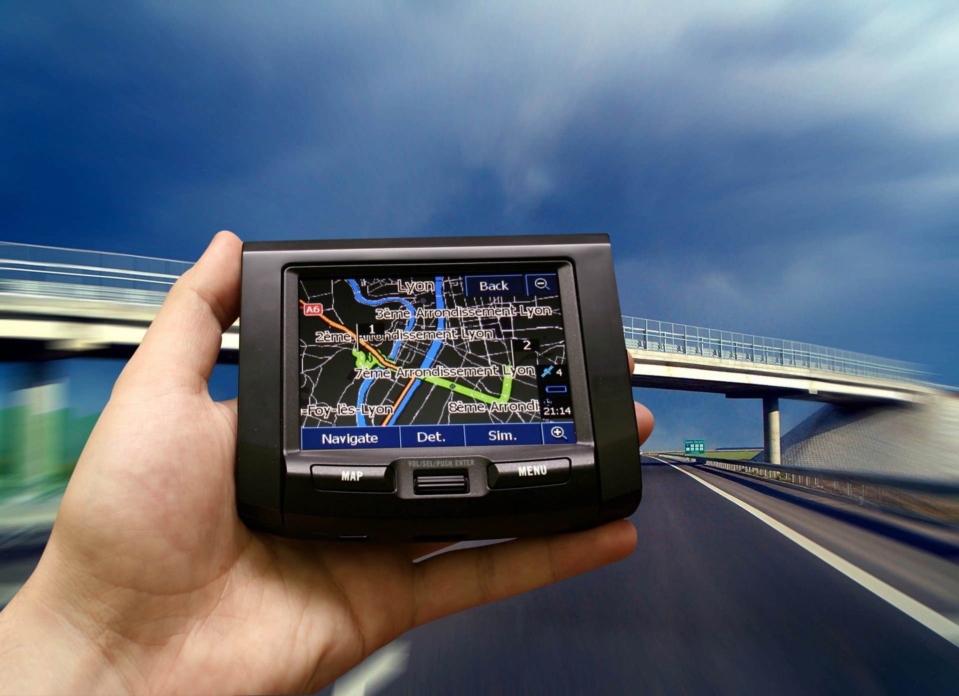 Tracking device. GPS i90. Навигатор. GPS navigation. Навигатор машина.