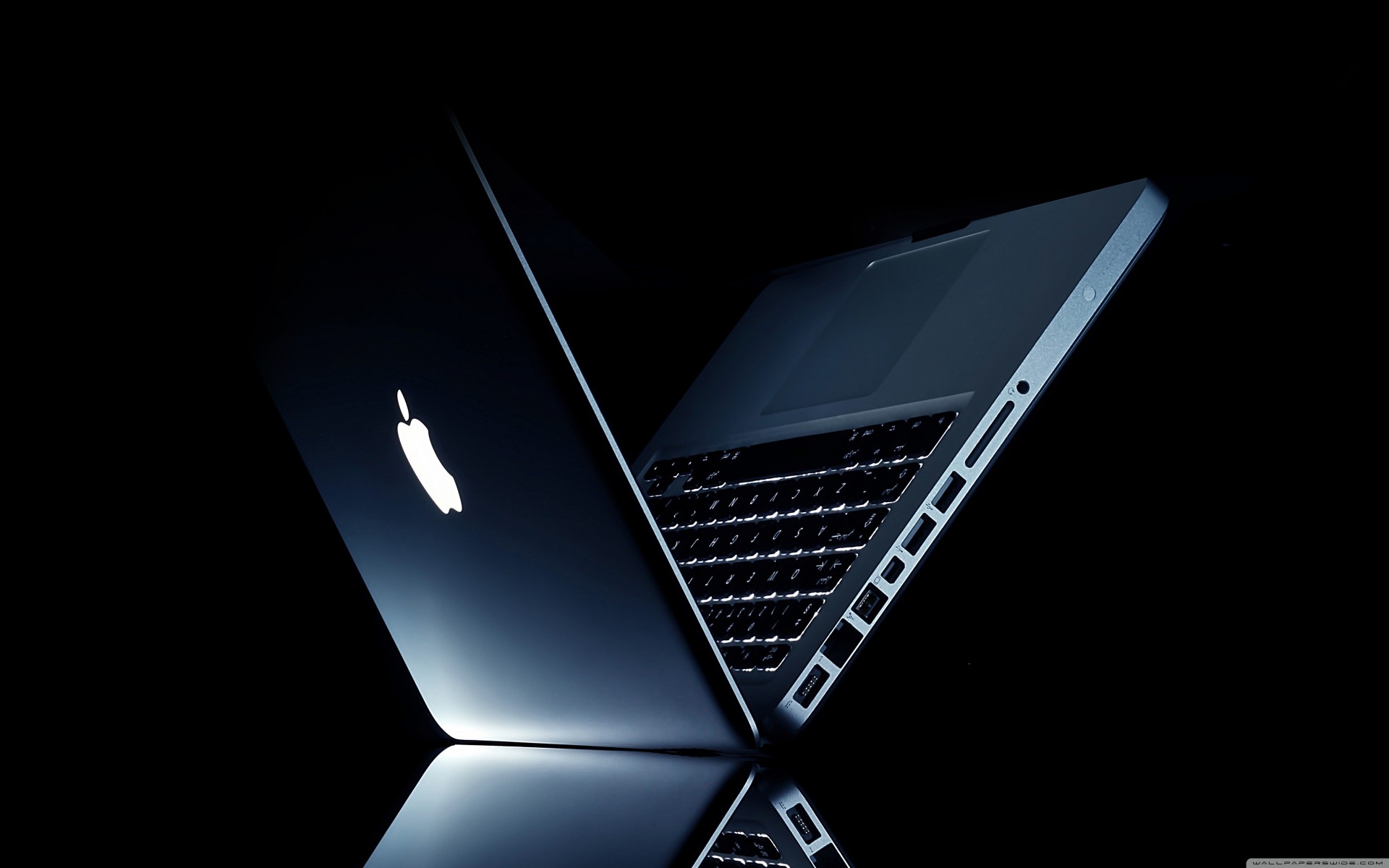 macbook pro réflexion ordinateur portable