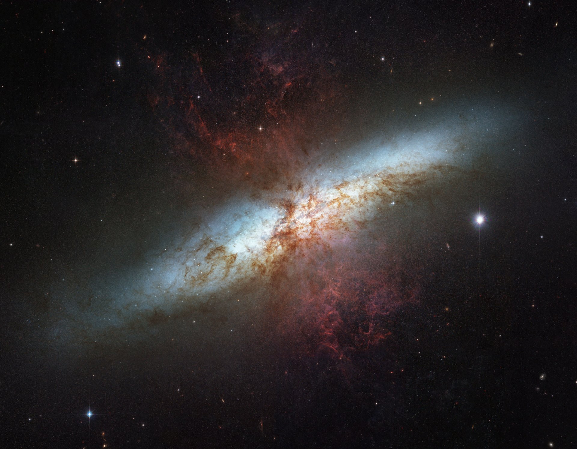 m82 galaxie zigarre sternbild großer bär sterne