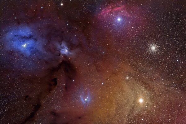Ammasso di stelle e costellazioni nell universo