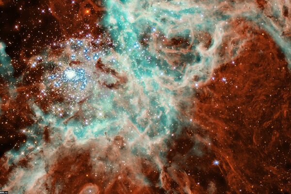 Ungewöhnliches Leuchten des Kosmos und der Sterne