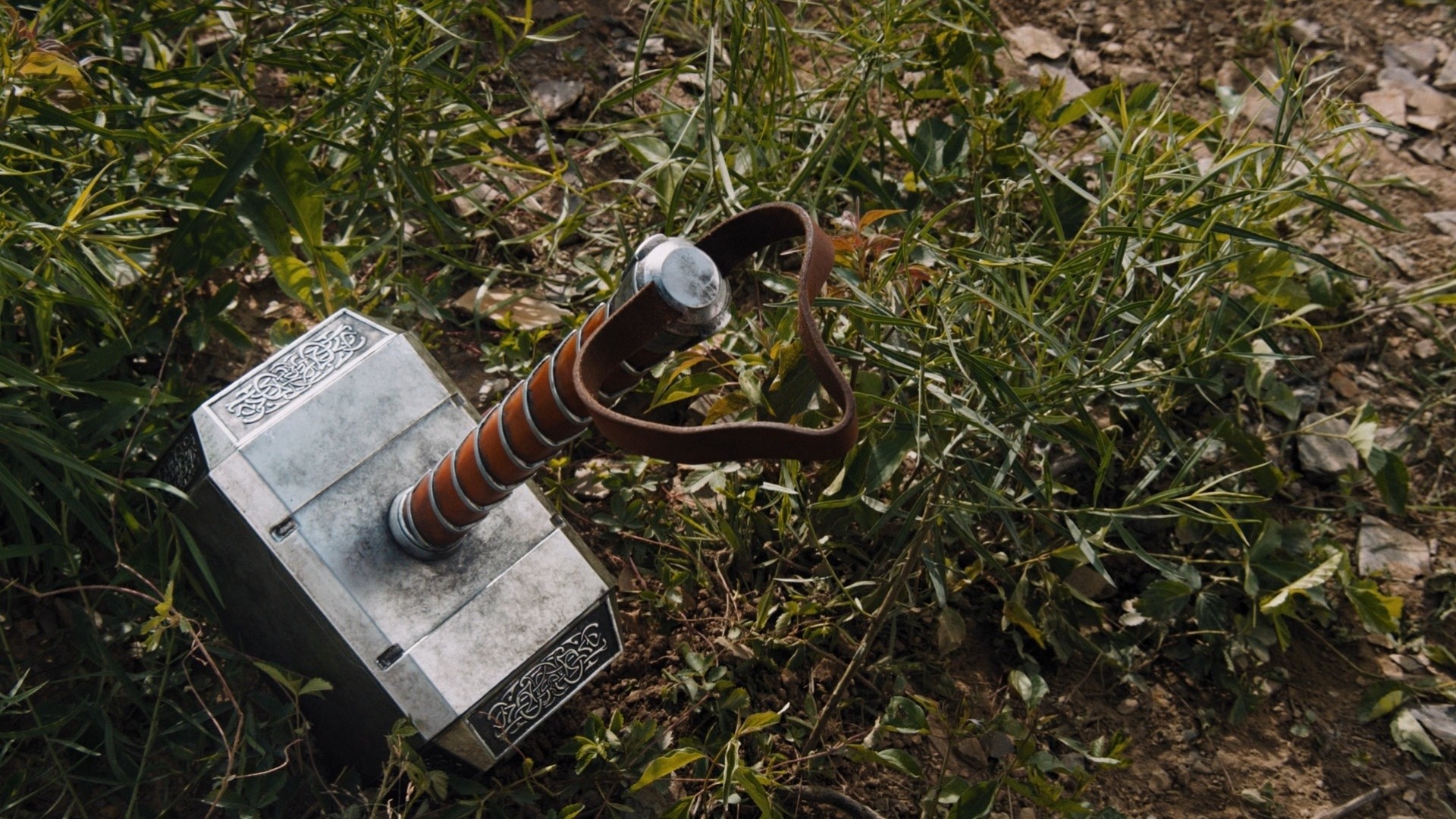 super-héros marvel marteau avengers arme mjelnir terre