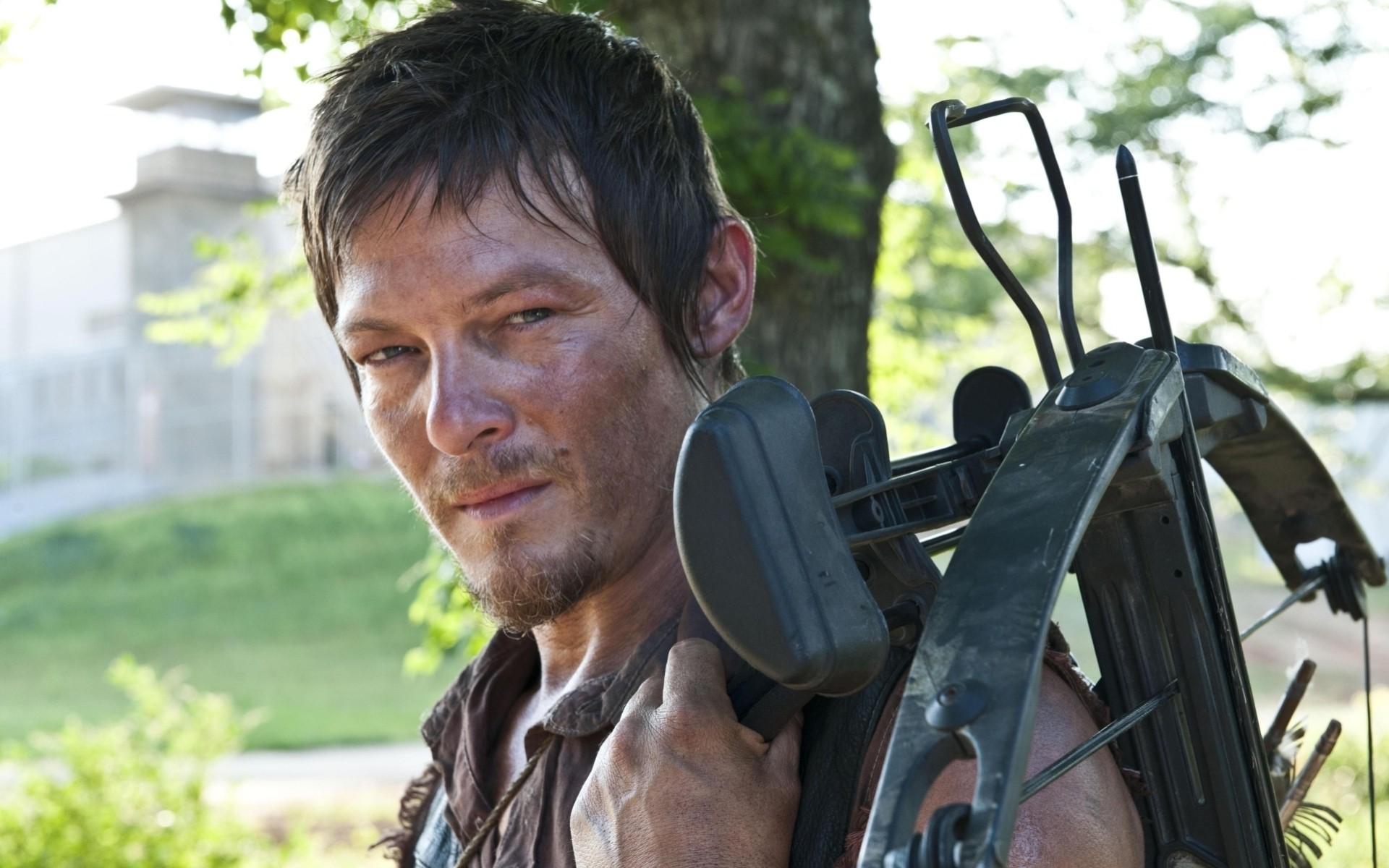 eries crossbow zombie prison background serial daryl dixon norman reedus actor the walking dead