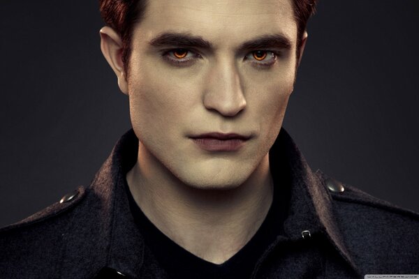 Portrait de Robert Pattinson à l image d un vampire