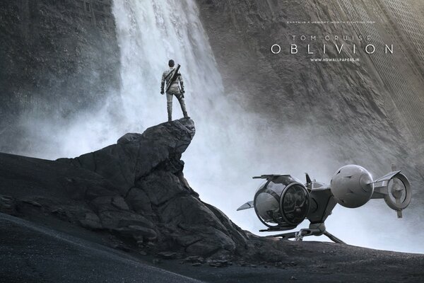 Poster del film Oblivion con Tom Cruise