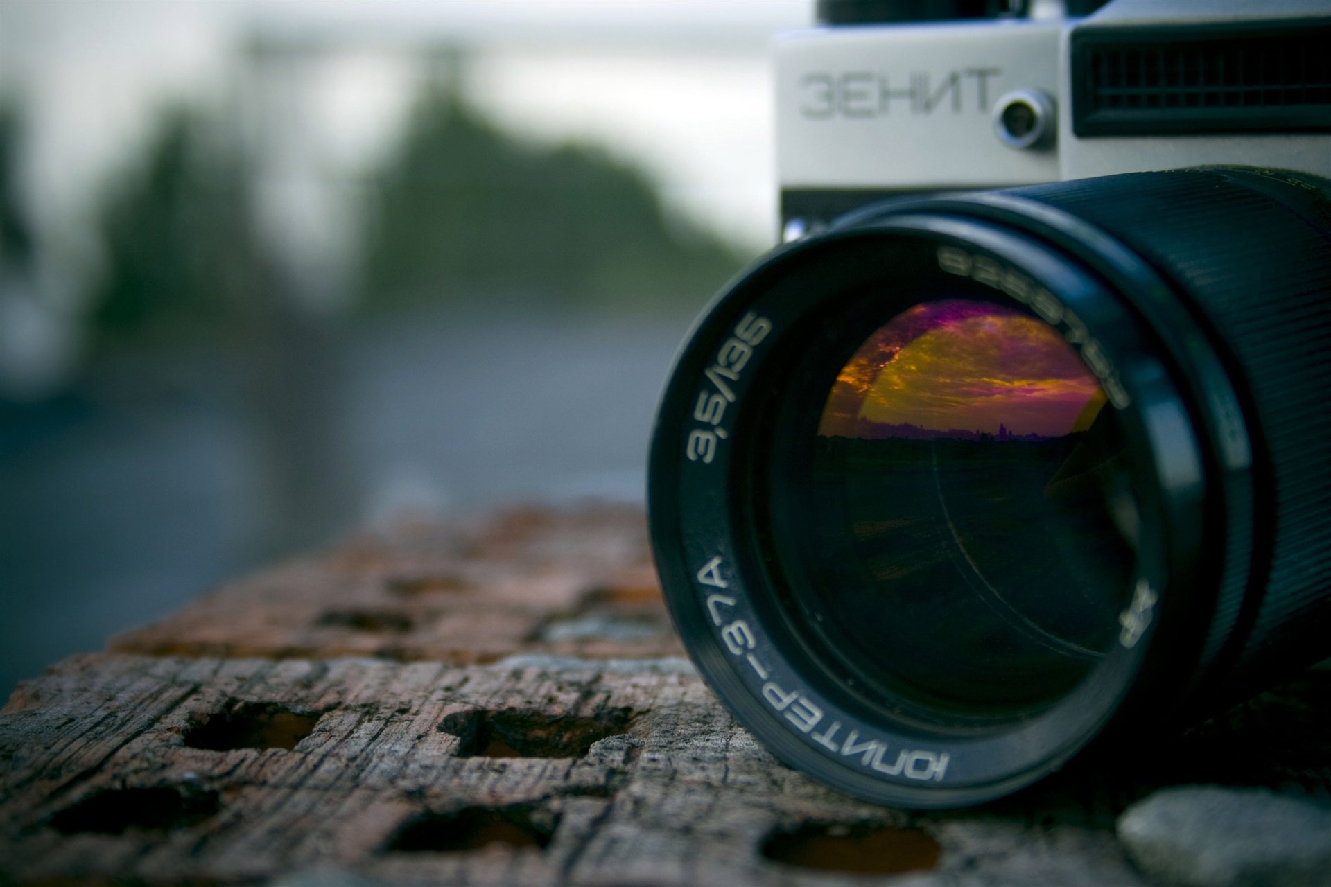 the camera glass lens reflection zenit