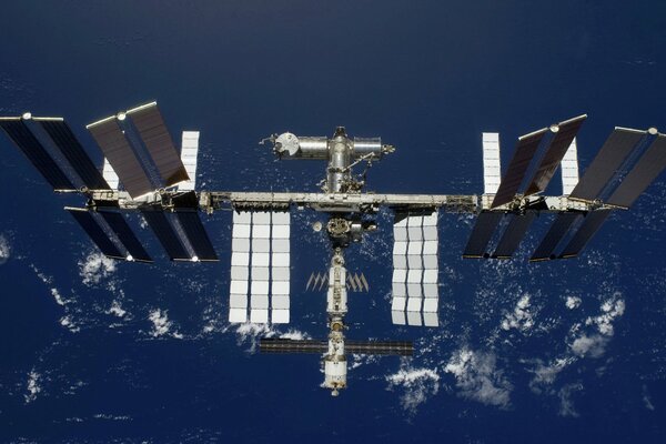 Estaciones orbitales, módulos solares