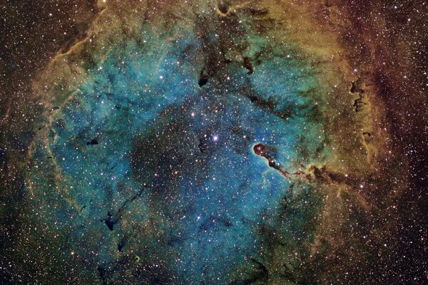 Nebulosa de la estrella en el espacio infinito