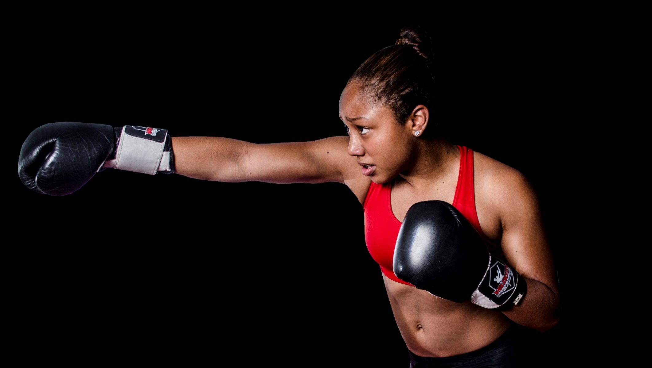 thai boxe ragazza allenamento