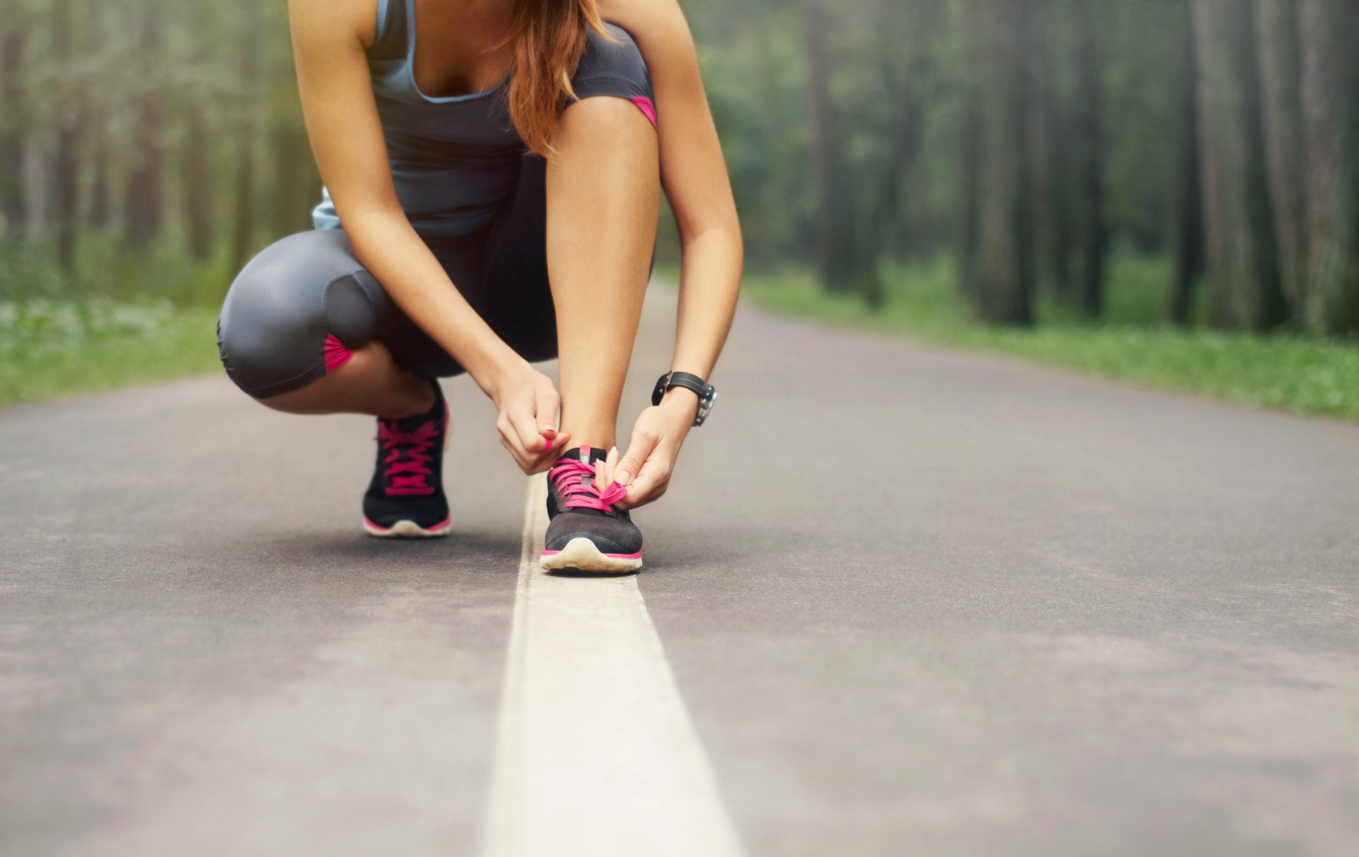 outdoor activity slippers woman pose running endurance