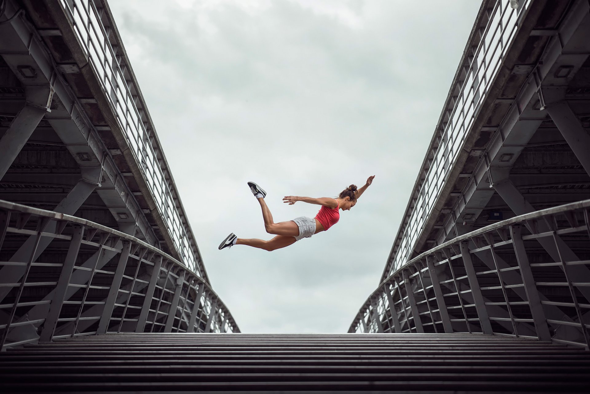 emily caillon saltatrice ginnasta atleta salto