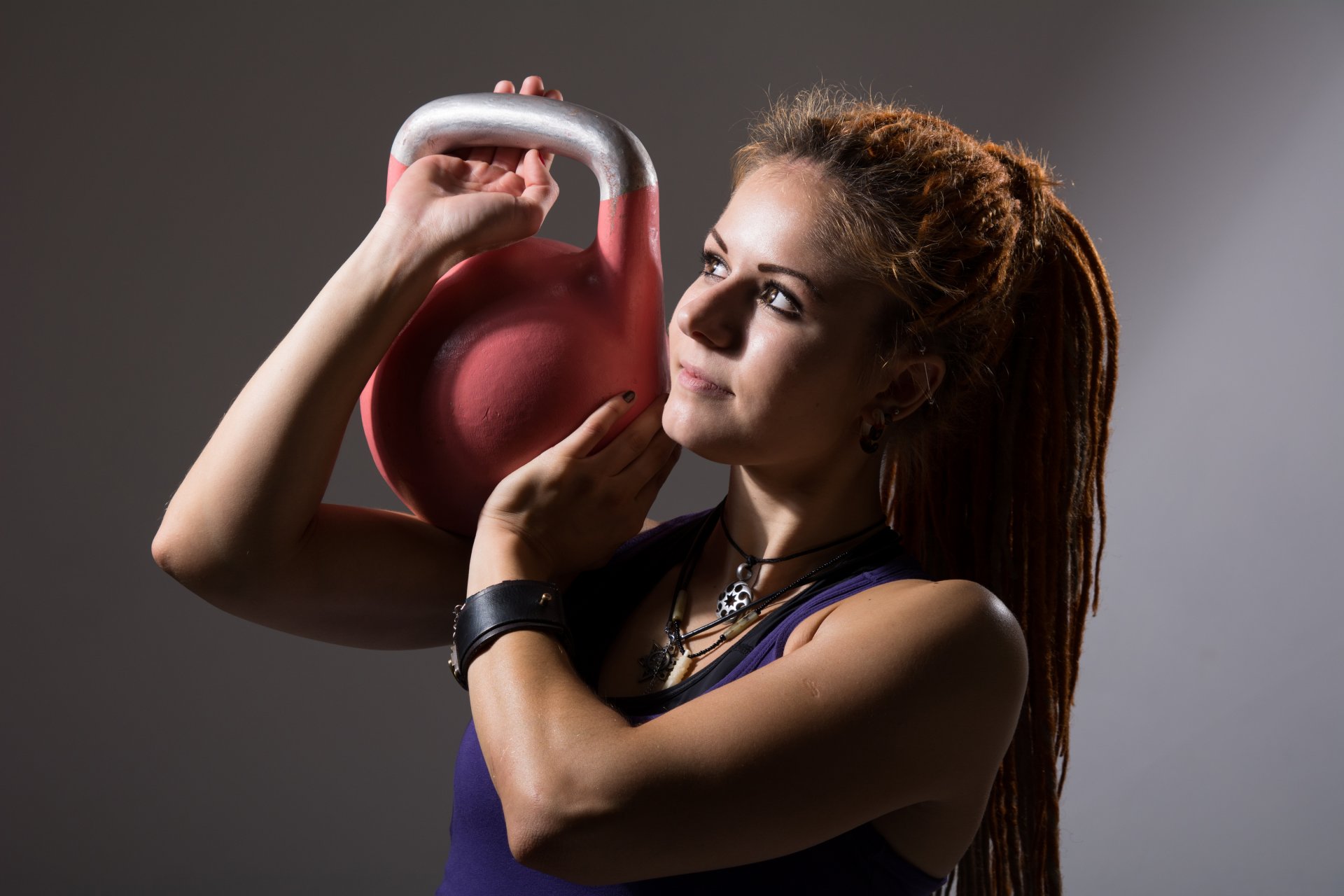 kettlebell presentan crossfit