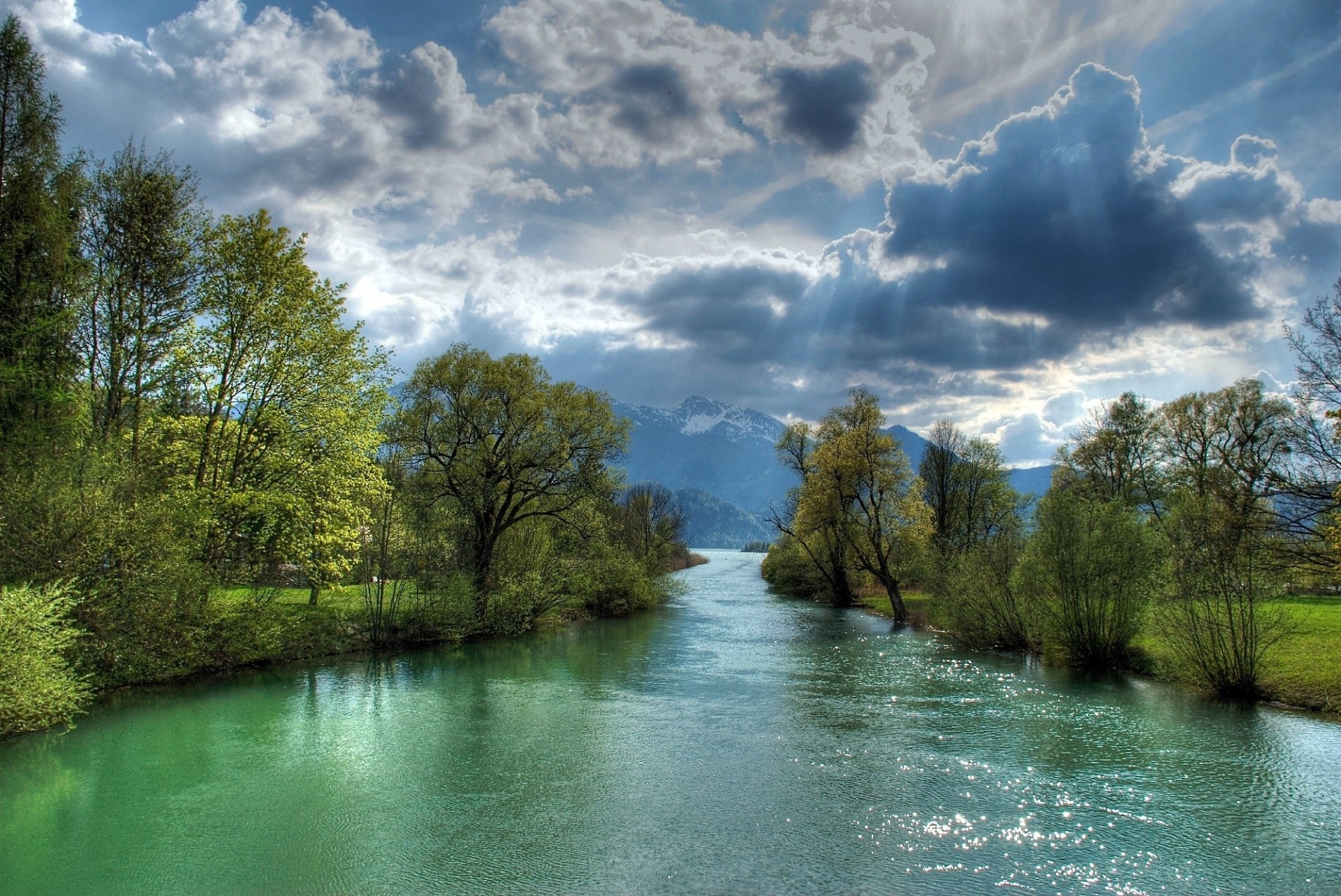 montagne paesaggio alberi fiume