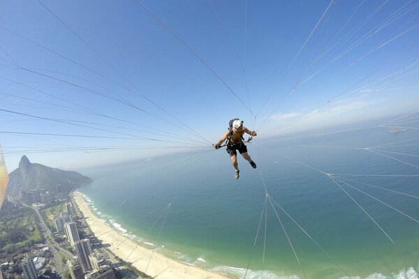 Vuelo extremo sobre la costa