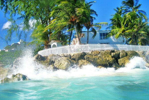 Maison près de l océan sur l île de la Barbade