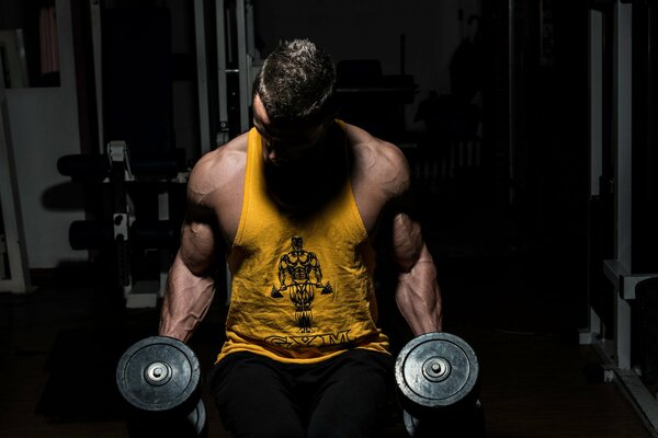 Muscular man in the gym