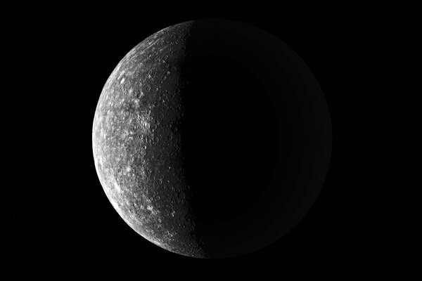 Crateri neri della luna sullo sfondo dello spazio