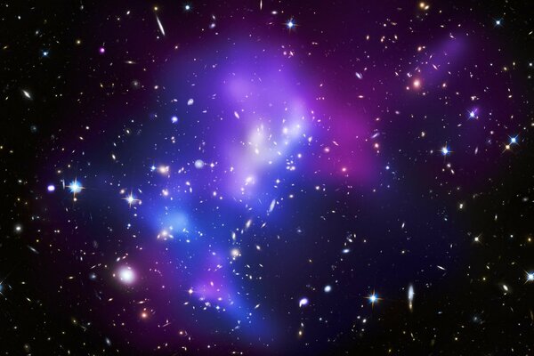 Красивое изображение галактики, сияющие звёзды